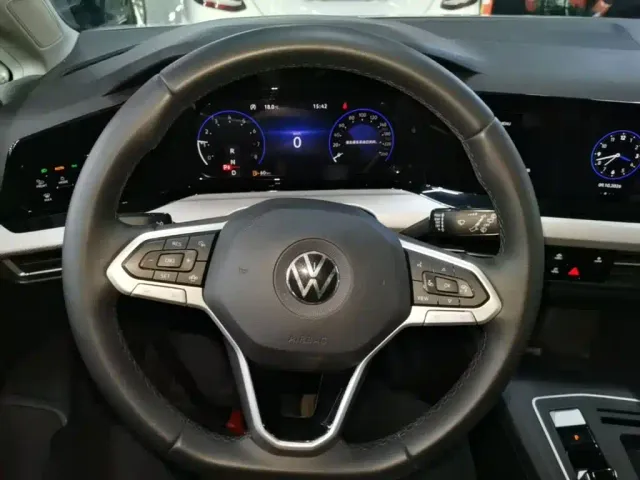 Volkswagen Golf — Фото автомобиля 10