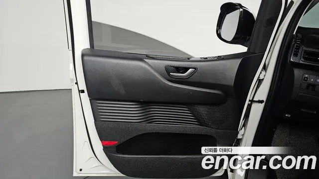 Hyundai Staria Staria — Фото автомобиля 24