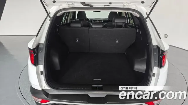 Hyundai Tucson Tucson (NX4) Дизель 2.0 2WD — Фото автомобиля 20