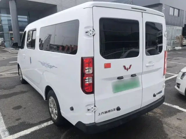 Wuling Yangguang — Фото автомобиля 4
