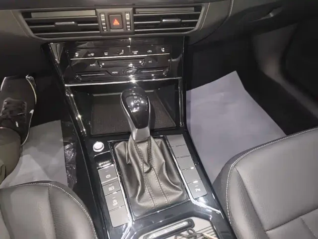 Volkswagen Passat — Фото автомобиля 13