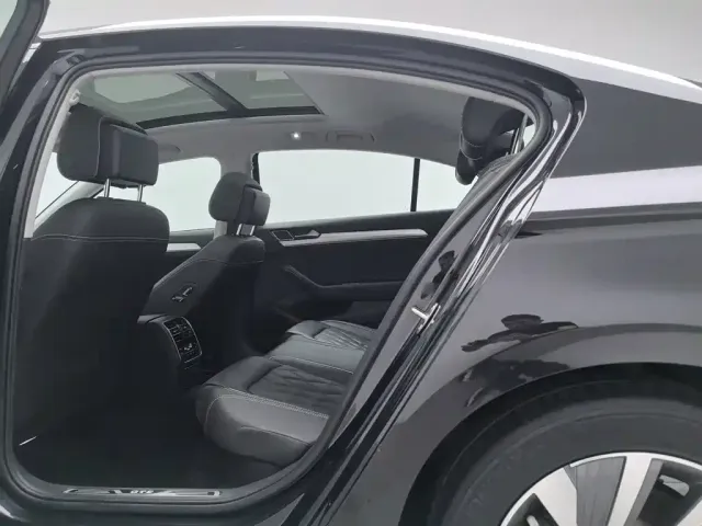 Volkswagen Magotan GTE Plug-in Hybrid 2022 GTE Luxury — Фото автомобиля 15