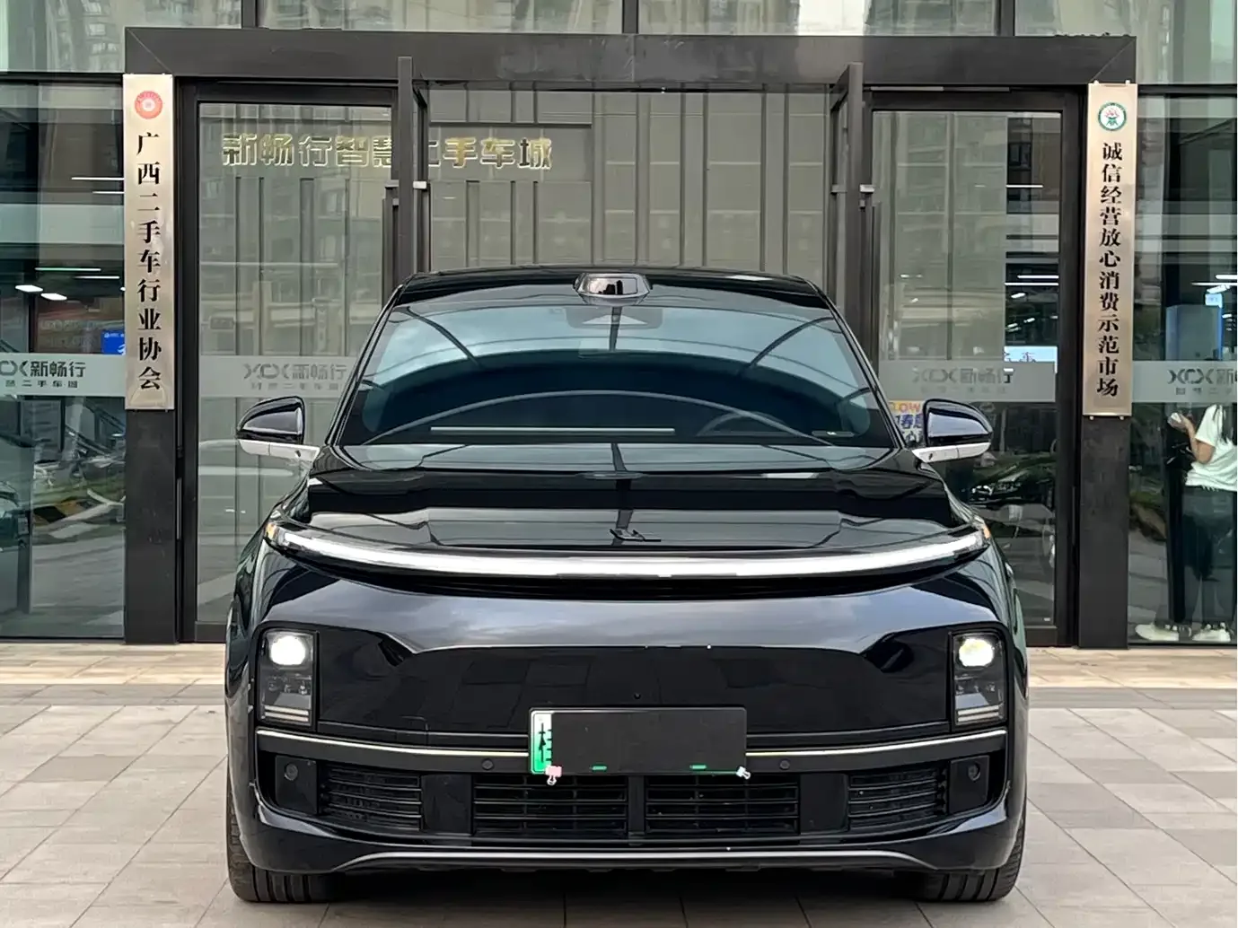 Li Auto Li Xiang L9 2024 Model Ultra — Фото автомобиля 2