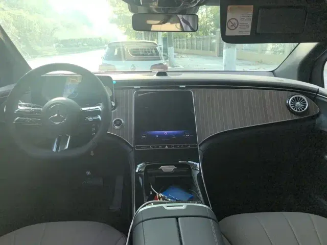 Mercedes-Benz EQE SUV — Фото автомобиля 5