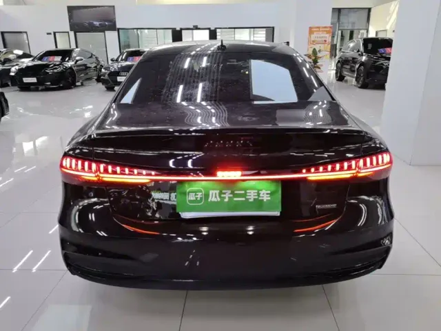 Audi A7L — Фото автомобиля 5