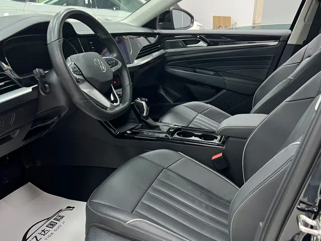 Volkswagen Passat — Фото автомобиля 18