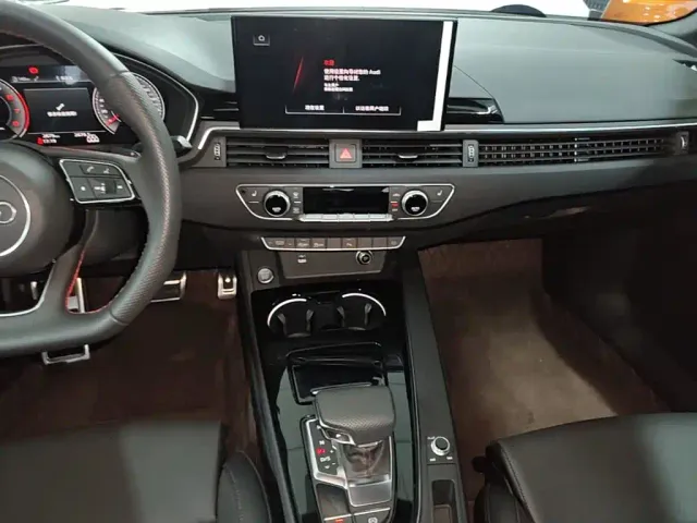 Audi A4L — Фото автомобиля 12