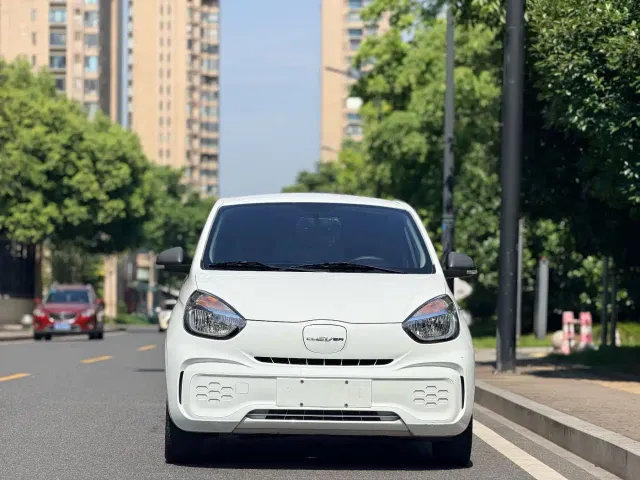Roewe Clever — Фото автомобиля 2