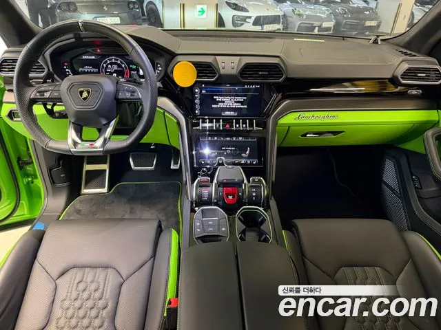 Lamborghini Urus — Фото автомобиля 9