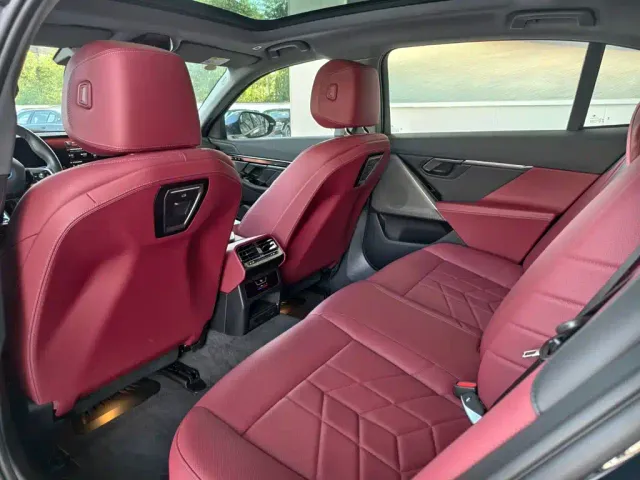 BMW i5 — Фото автомобиля 16