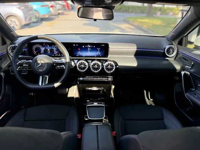 Mercedes-Benz A-Class — Фото автомобиля 11