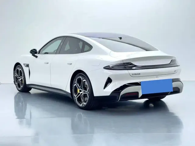 Xiaomi SU7 — Фото автомобиля 6