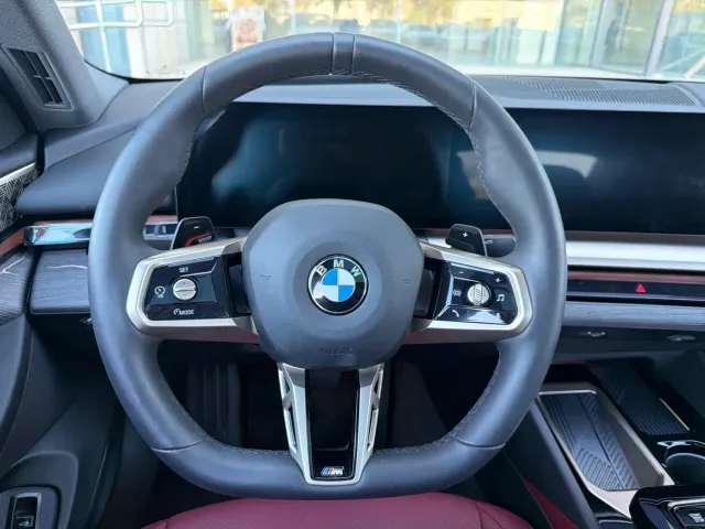 BMW 5 Series — Фото автомобиля 6