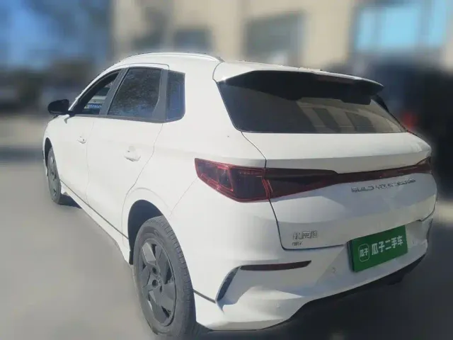 BYD e2 — Фото автомобиля 5