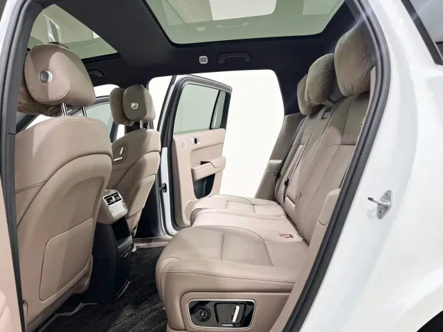 Li Auto L7 — Фото автомобиля 8