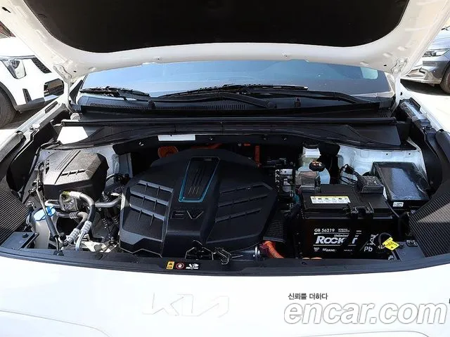 Kia Niro — Фото автомобиля 19