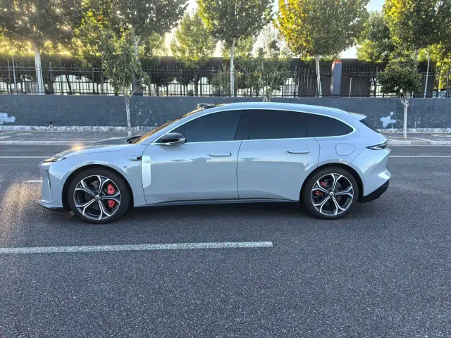 Nio ET5 Touring — Фото автомобиля 7