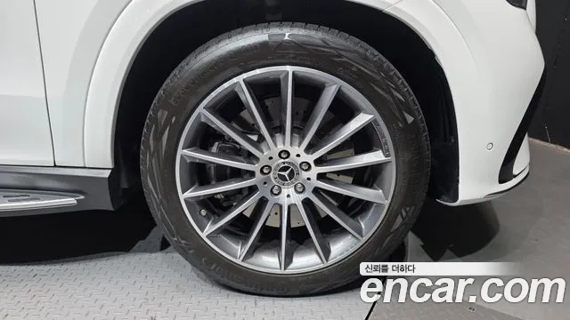 Mercedes-Benz GLE-Class — Фото автомобиля 18