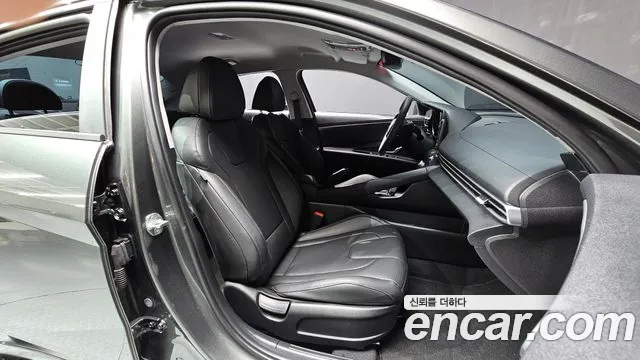Hyundai AVANTE Avante (CN7) — Фото автомобиля 26