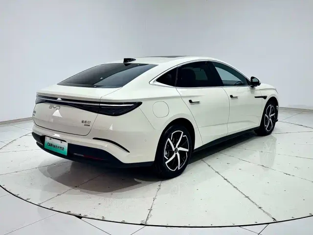 BYD Seal 07 DM-i — Фото автомобиля 23