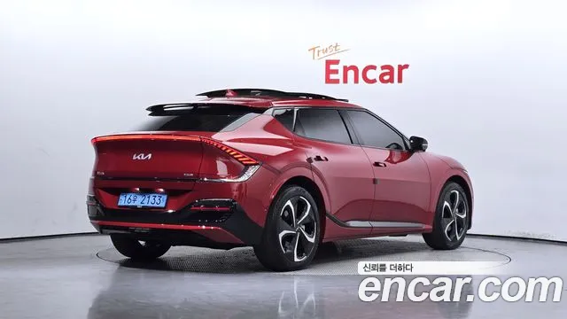 Kia EV6 — Фото автомобиля 2