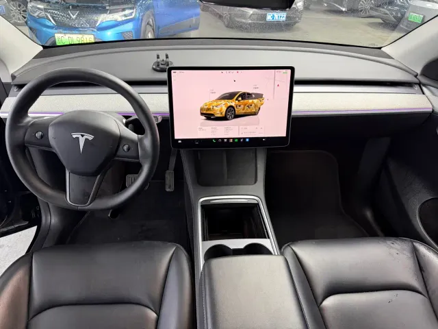 Tesla Model Y — Фото автомобиля 6