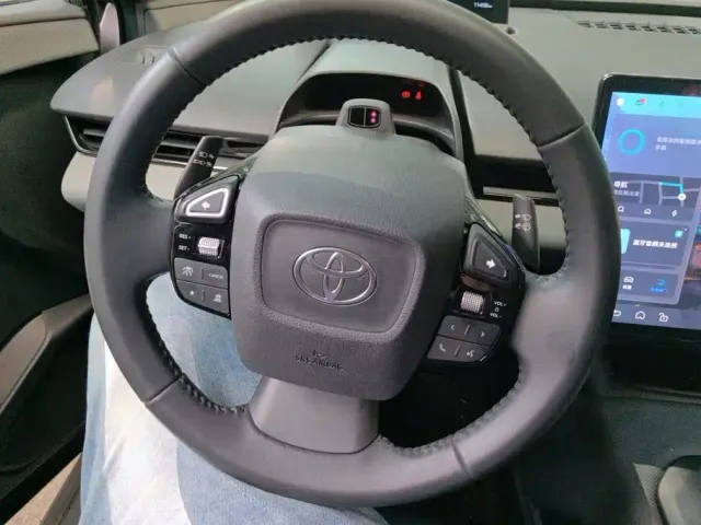 Toyota bZ5 — Фото автомобиля 15
