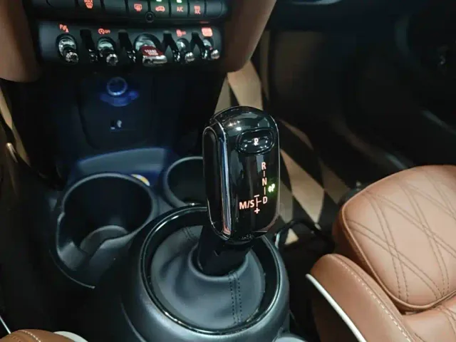 MINI Hatch — Фото автомобиля 13