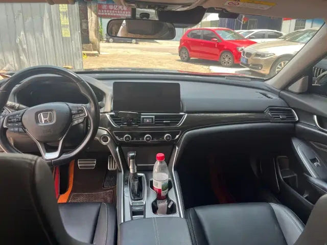 Honda Accord — Фото автомобиля 15