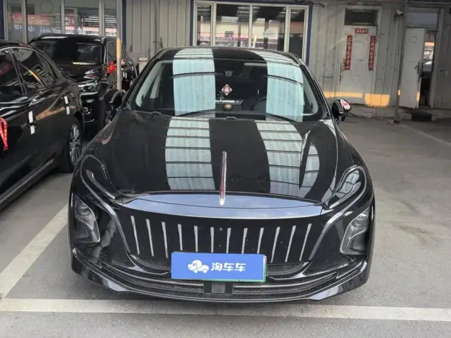 Hongqi E-QM5 — Фото автомобиля 2