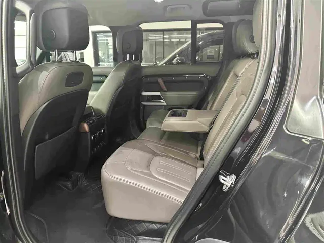 Land Rover Land Rover Defender 2022 110 P400 Dark Special Edition — Фото автомобиля 12