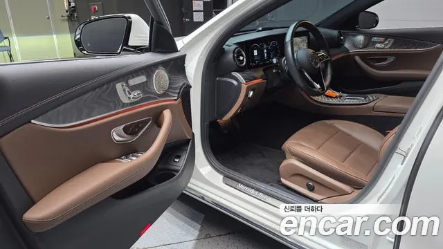 Mercedes-Benz E-Class — Фото автомобиля 15