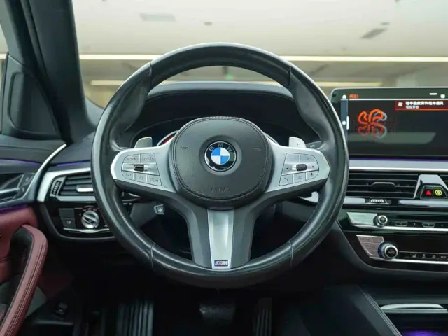 BMW 5 Series — Фото автомобиля 17