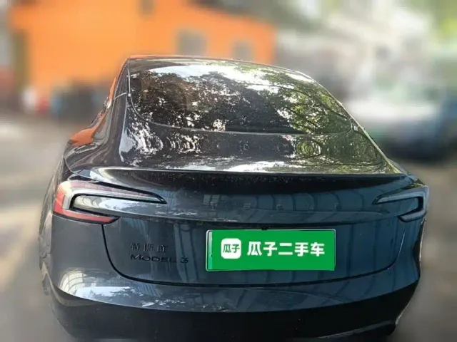 Tesla Model 3 — Фото автомобиля 5