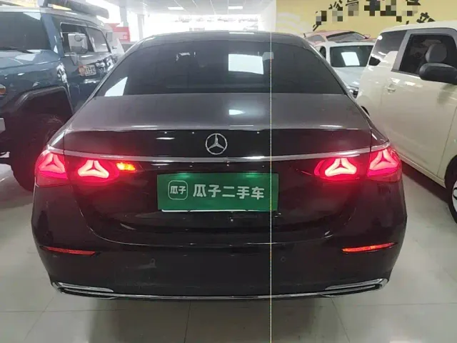 Mercedes-Benz E-Class — Фото автомобиля 5