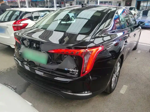 Hongqi E-QM5 — Фото автомобиля 6