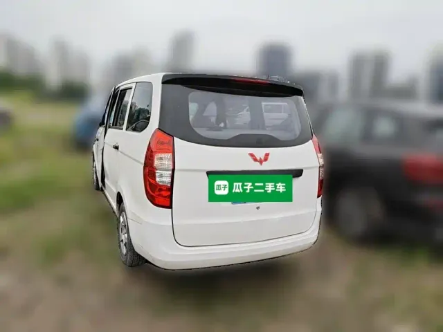 Wuling Hongguang — Фото автомобиля 4