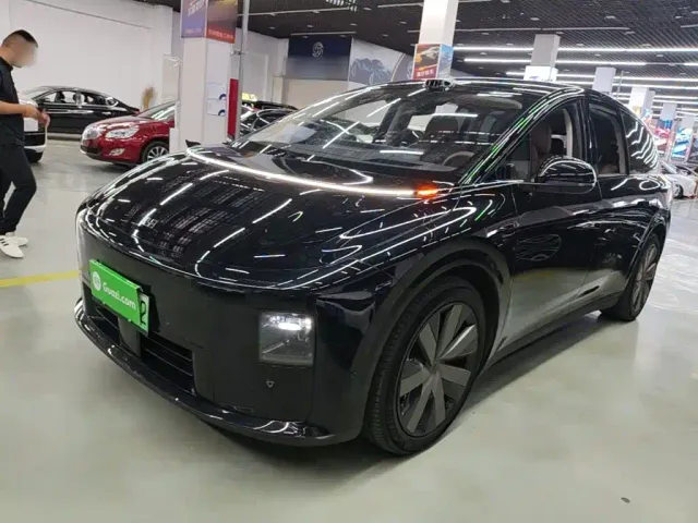 Фотография автомобиля — Li Auto i8