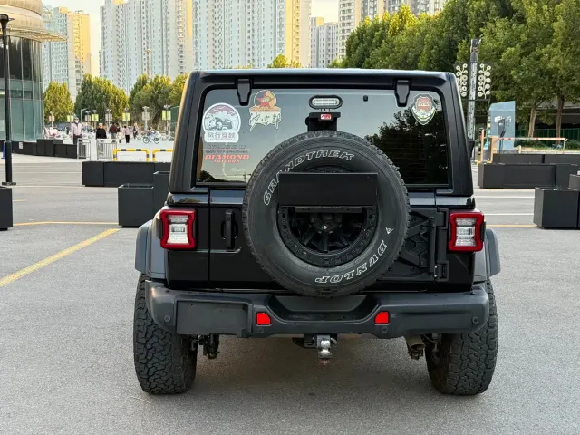 Jeep Wrangler — Фото автомобиля 8