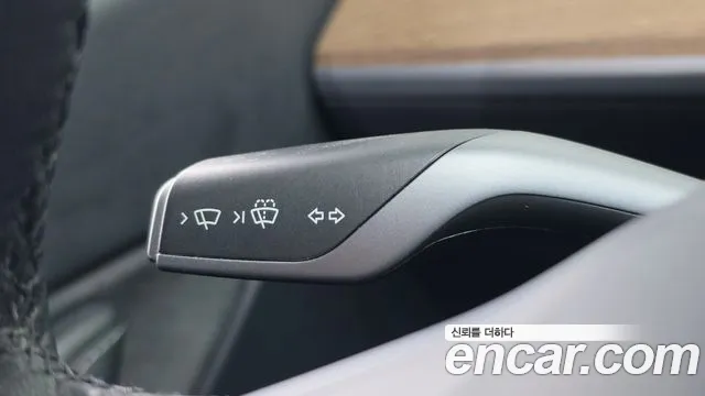 Tesla Model Y — Фото автомобиля 14
