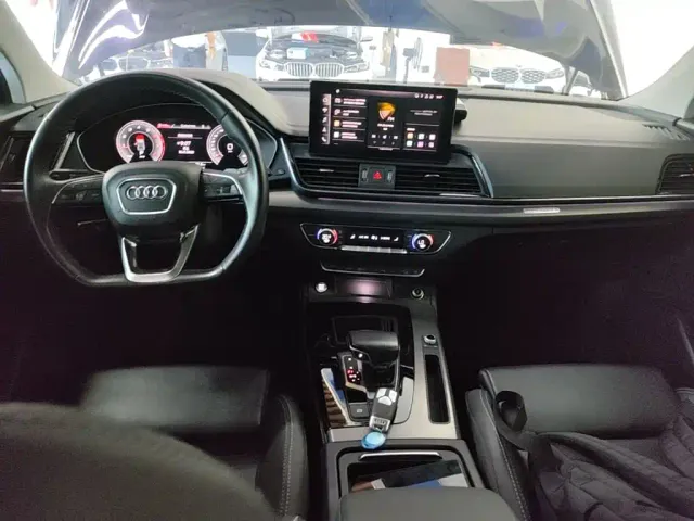 Audi Q5L — Фото автомобиля 9