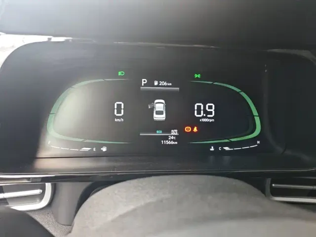 Hyundai Elantra — Фото автомобиля 11