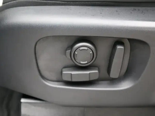 Land Rover Discovery — Фото автомобиля 13
