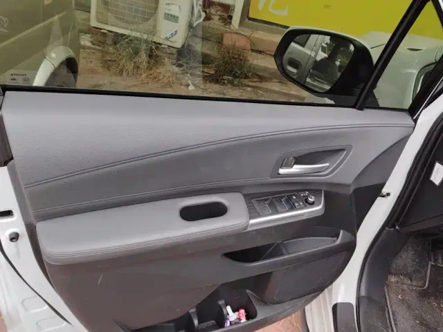 Toyota Sienna — Фото автомобиля 7