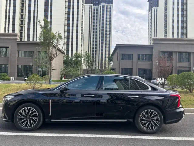 Hongqi H5 — Фото автомобиля 7