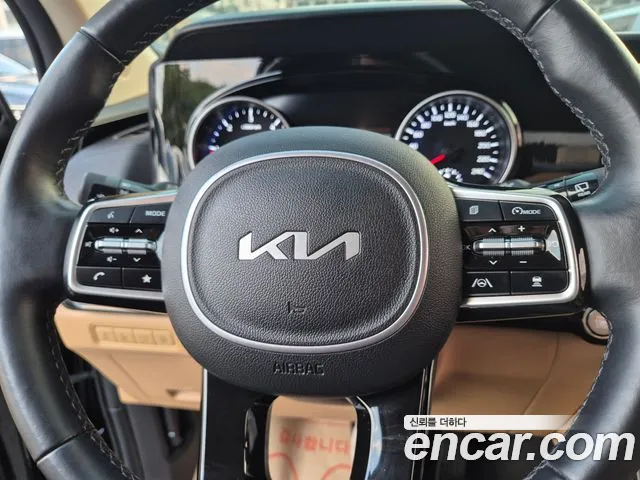 Kia Canival — Фото автомобиля 15