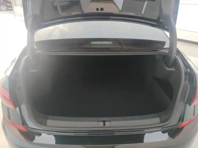 Volkswagen Passat — Фото автомобиля 4