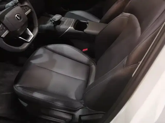 Changan Eado — Фото автомобиля 9
