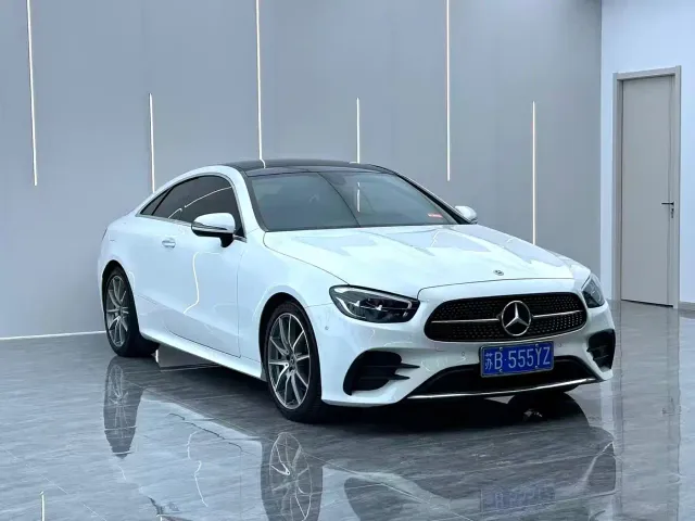 Mercedes-Benz E-Class — Фото автомобиля 3