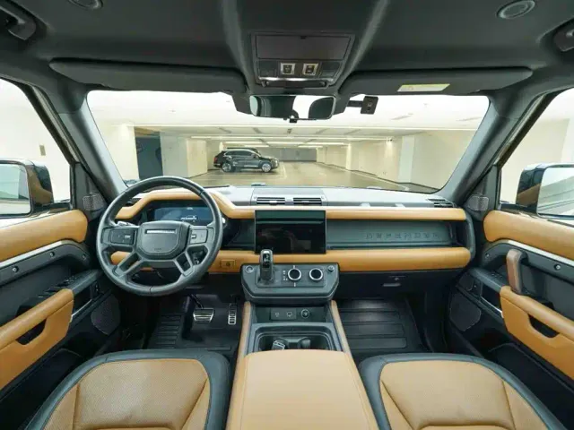Land Rover Defender — Фото автомобиля 18